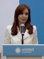 CFK dice que encabeza la lista negra del "autoritario" Macri