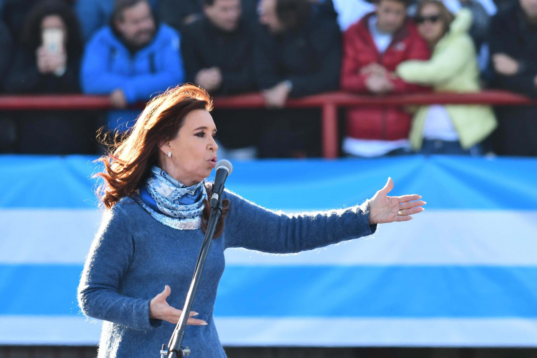 Cristina llamó a ponerle límites a Macri
