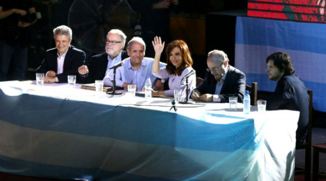 Cristina Fernández reapareció y pidió reformar la Constitución