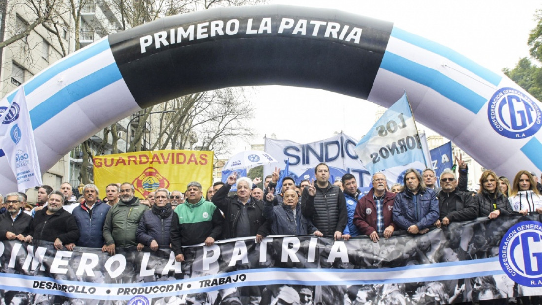 Camioneros y las dos CTA presentaron plan de lucha contra los aumentos