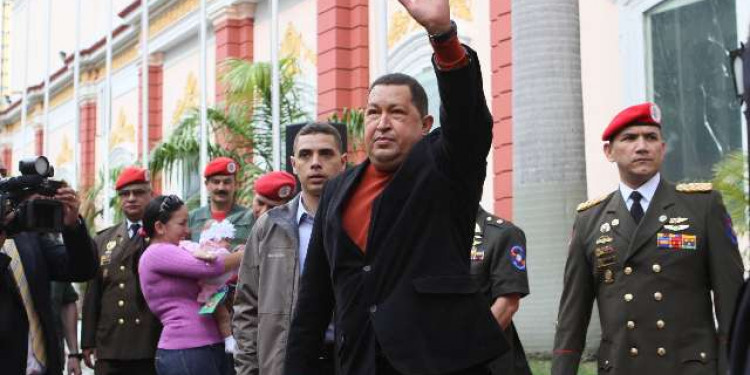 Chávez consolida poder popular