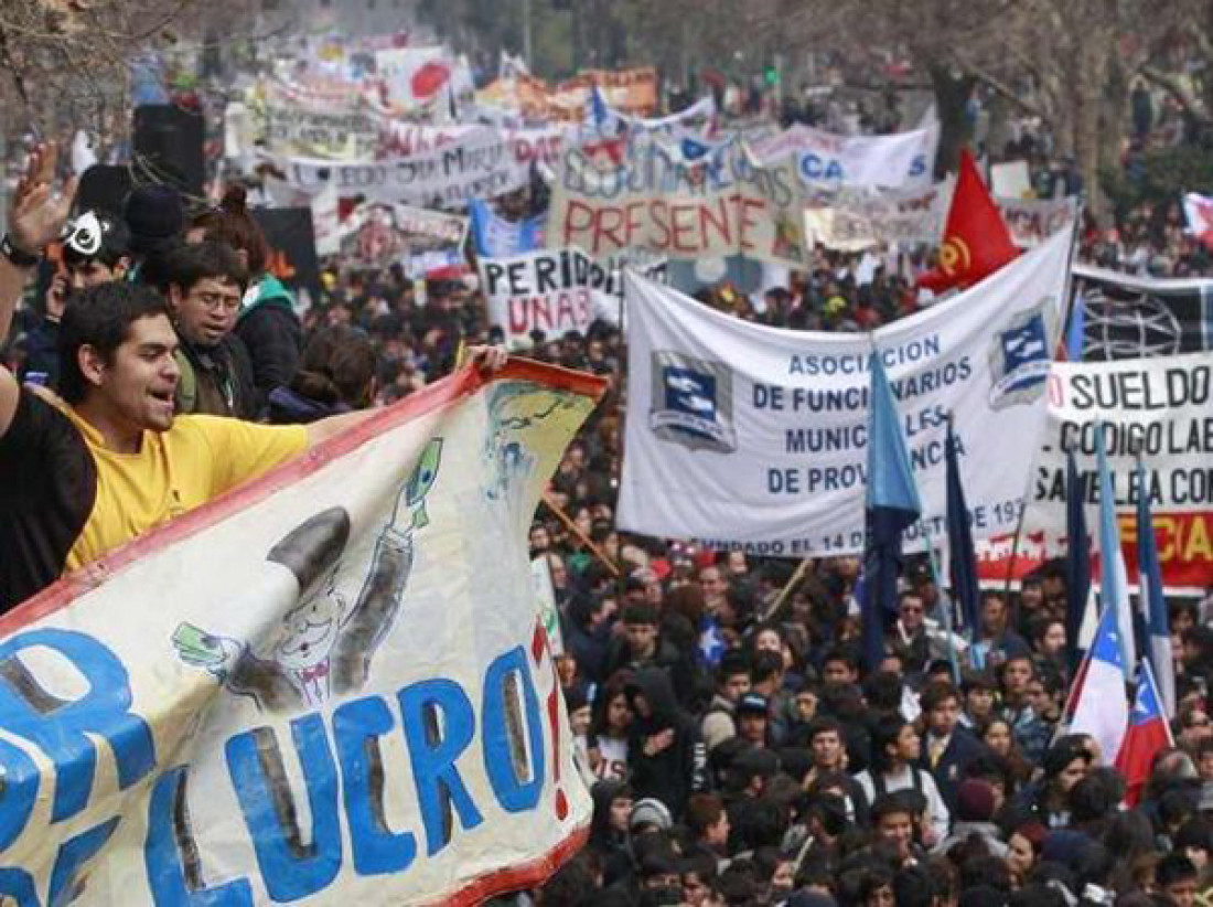 Chile: Un jóven muerto por la policía y más de 1000 detenidos