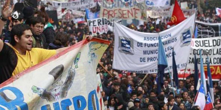 Chile: Un jóven muerto por la policía y más de 1000 detenidos