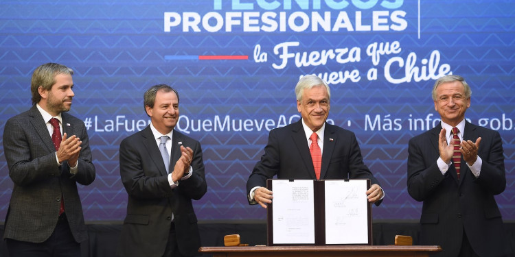 Piñera propone al Congreso chileno ampliar la gratuidad de la educación superior