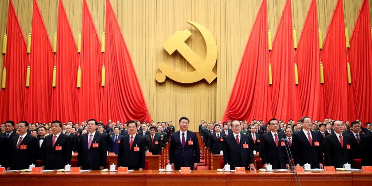 Xi Jinping llamó a construir un "poderoso país socialista moderno"