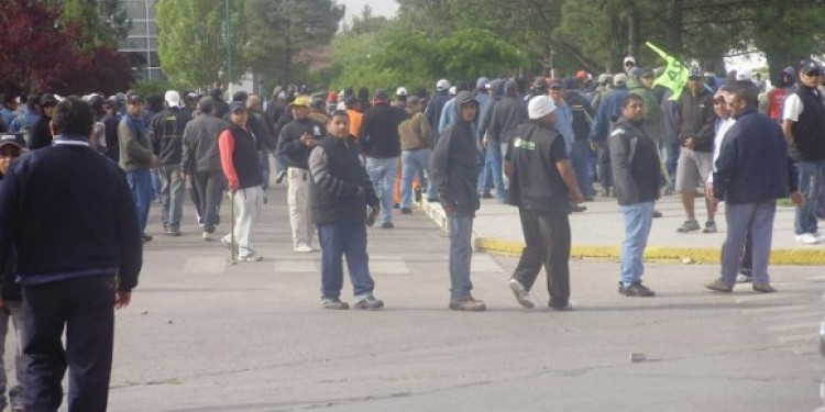 Café Universidad - Represión a manifestantes antimineros en Chubut - Javier Rodríguez Pardo