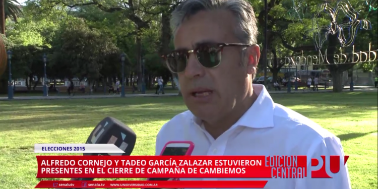 Cambiemos cerró su campaña en el escudo de la plaza Independencia