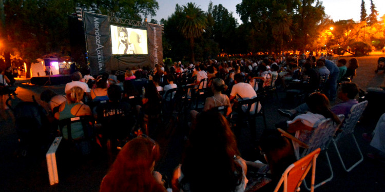 Desde este jueves y hasta el domingo habrá "Cine en el Parque"