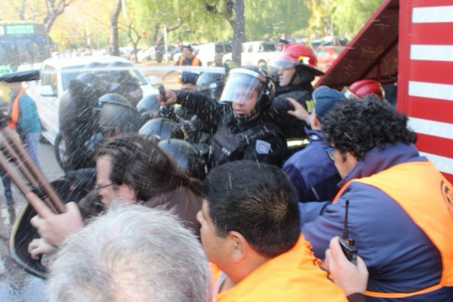 imagen La policía reprimió la protesta de ATE