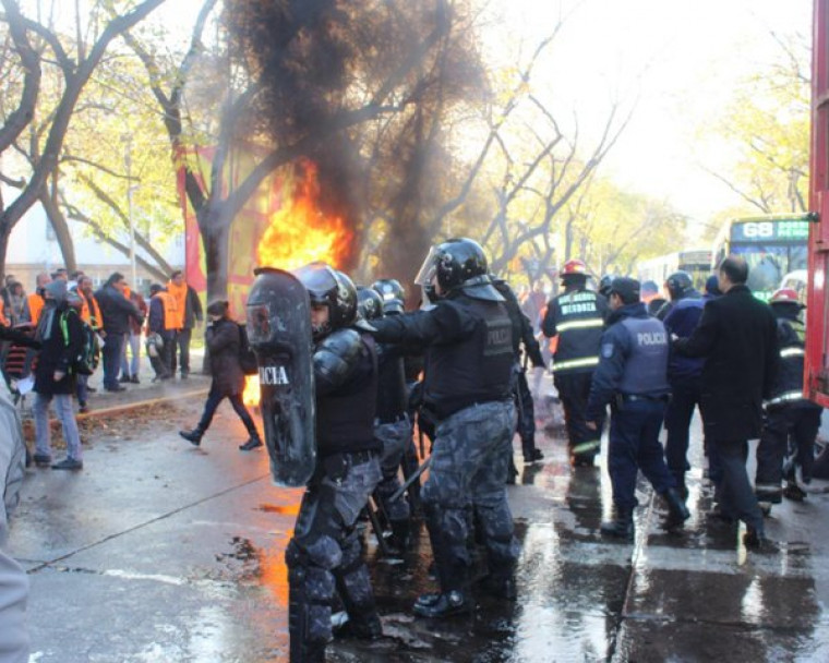 imagen La policía reprimió la protesta de ATE