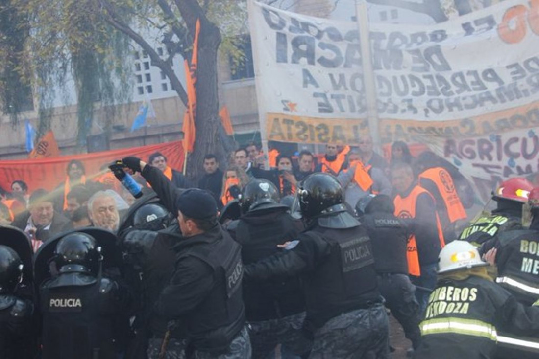 La policía reprimió la protesta de ATE