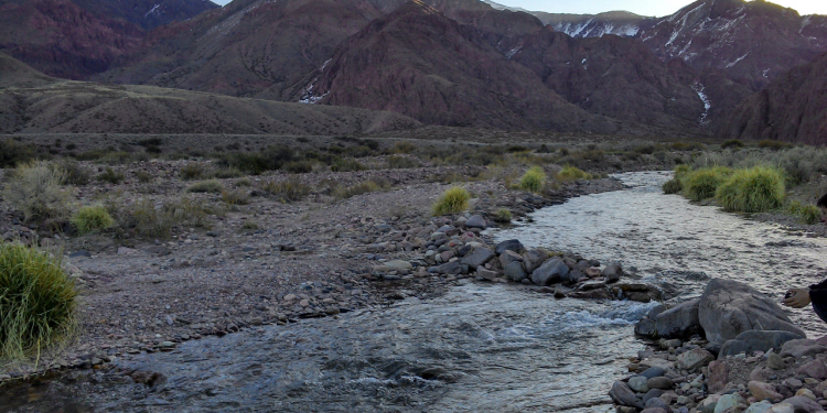 Novedosa técnica nuclear para medir los efectos del cambio climático en la cordillera de Mendoza