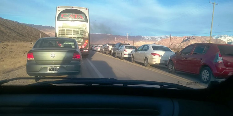 Protesta de camioneros: ordenan liberar la Ruta 7