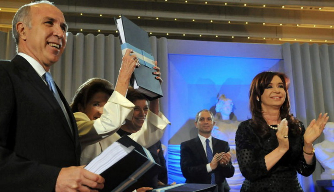 La presidenta promulga el nuevo Código Civil junto a Lorenzetti