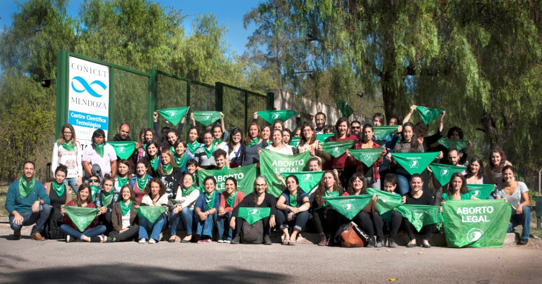 Universitarias e investigadoras por la legalización del aborto