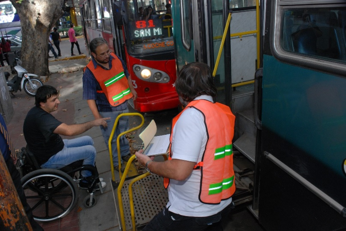 La accesibilidad del transporte público aún en deuda