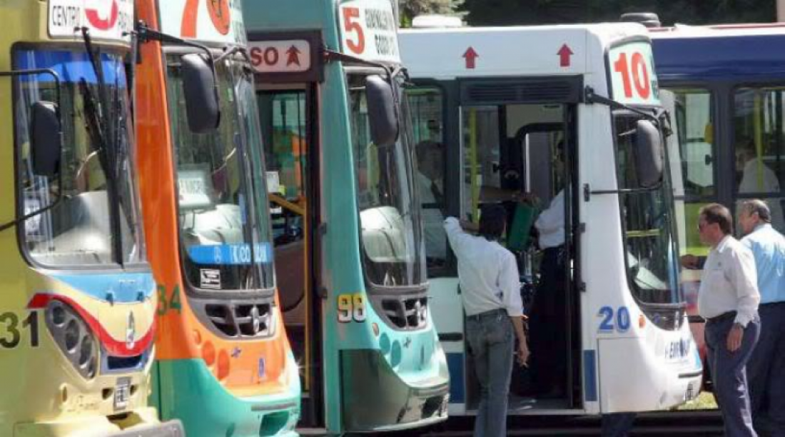 Mañana aumenta el transporte público a ocho pesos 