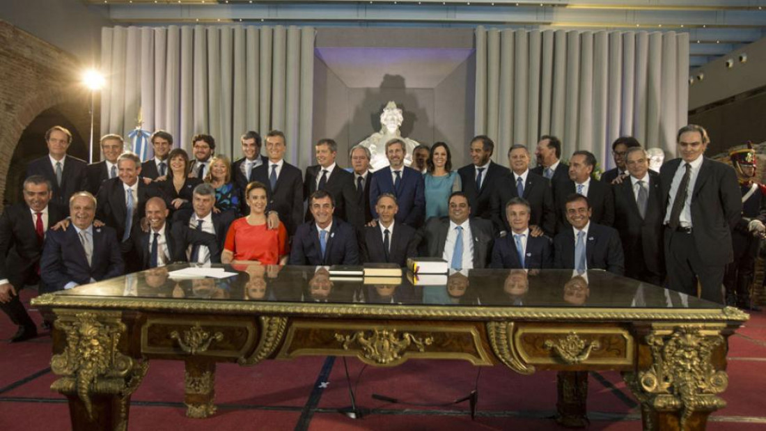 Una reunión de Gabinete signada por la discusión salarial y la suba de tarifas