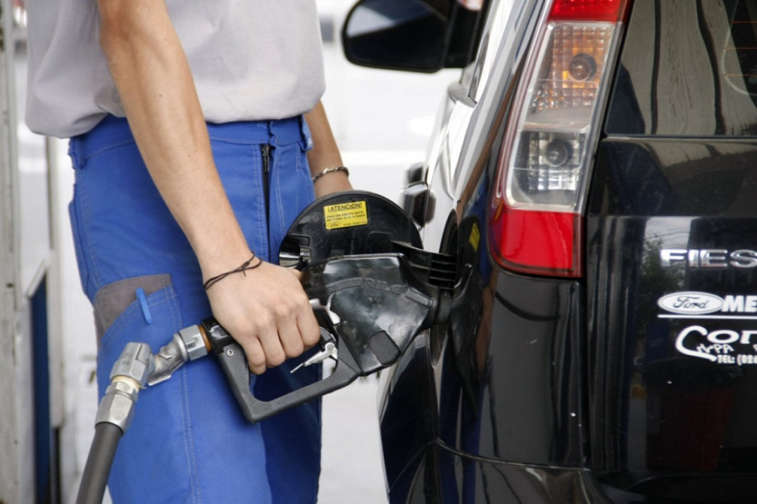 Proponen "precios indicativos" para los combustibles