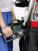 Proponen "precios indicativos" para los combustibles
