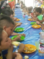 "Este es un espacio de inclusión social, no sólo vienen a comer"