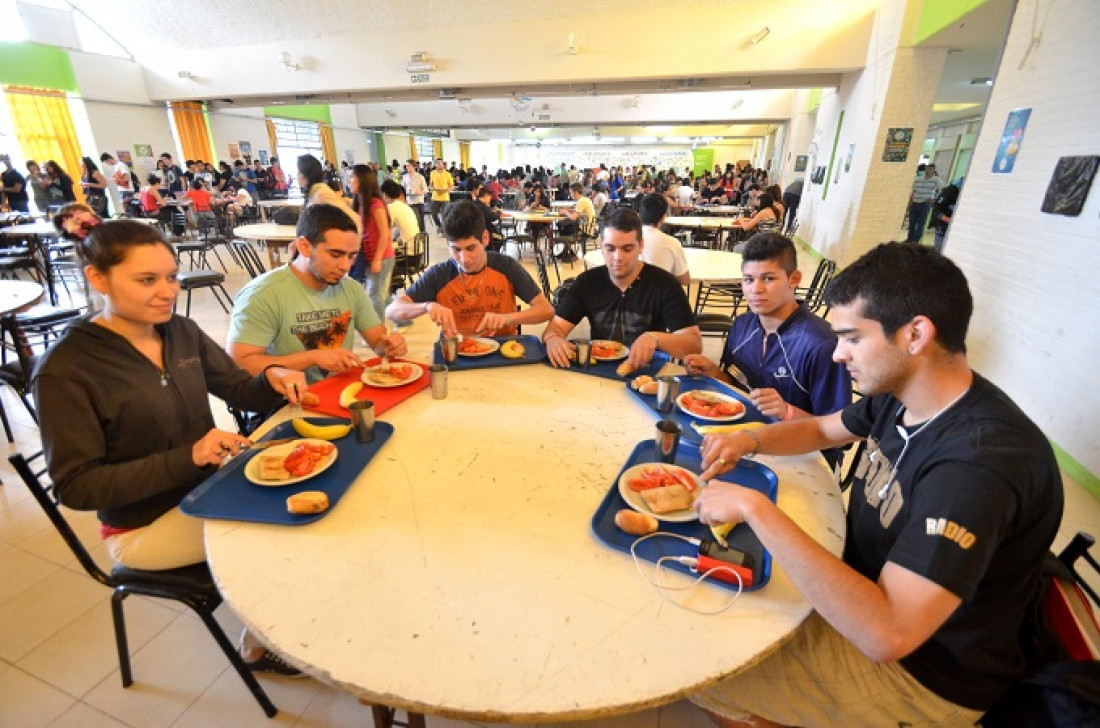 Estudiantes en alerta por posible aumento de la bandeja en el Comedor Universitario