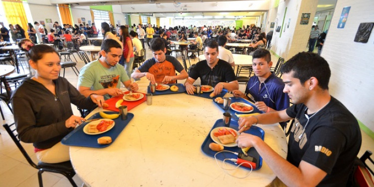 Estudiantes en alerta por posible aumento de la bandeja en el Comedor Universitario