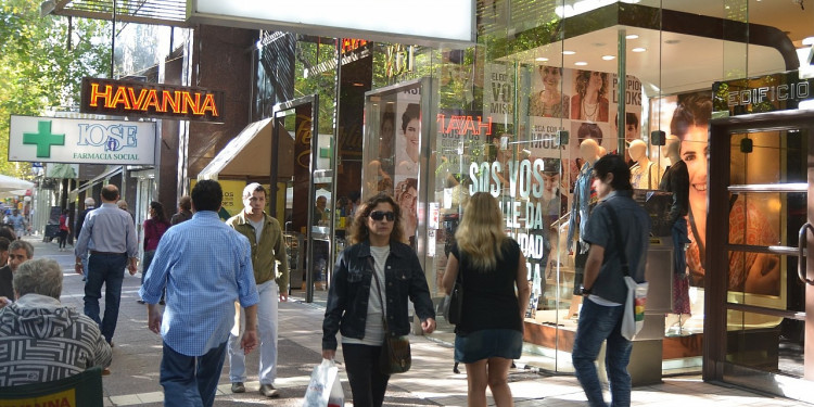 Los comercios no harán horario corrido