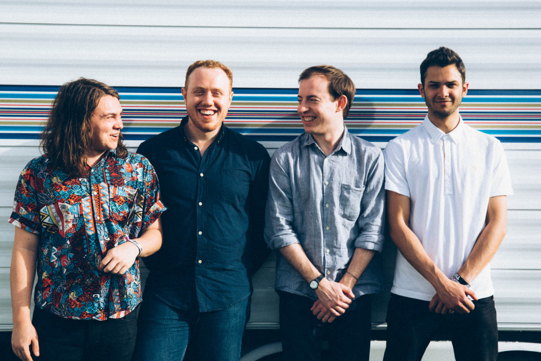 Volemos con Bombay Bicycle Club