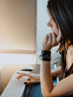 Crece el empleo en el sector informático, aunque la remuneración sigue siendo baja