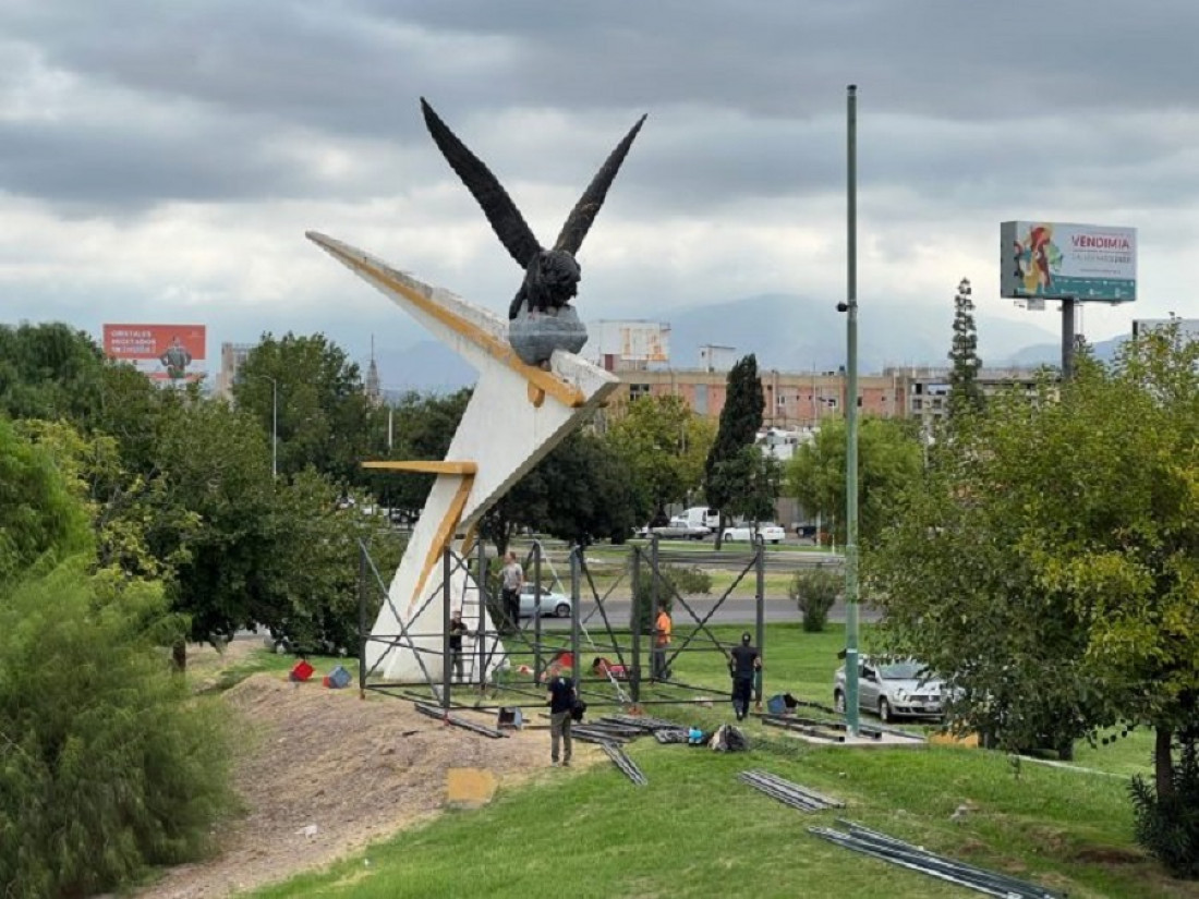 Monumento del Cóndor: tras la reconstitución de su cabeza, empezaron los trabajos para instalarla