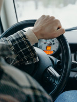 Cuáles son las vías de la ANSV para denunciar a personas violentas al volante