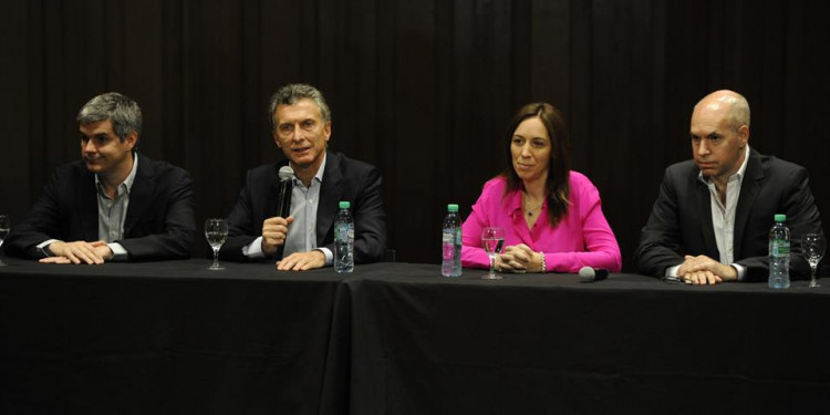 Macri armará su gabinete económico con seis ministros