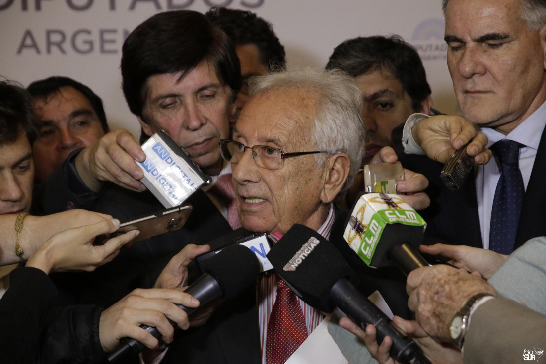 Por el acuerdo con el Correo, el FpV-PJ denunció penalmente a Macri