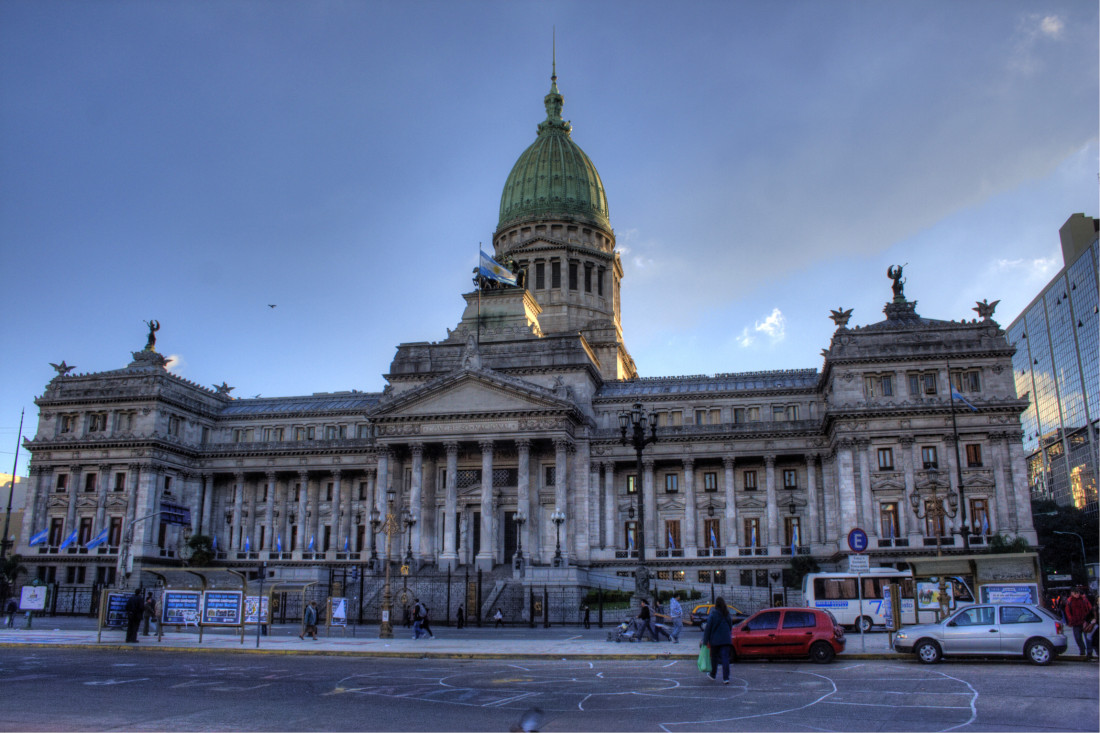 Marchan al Congreso para presionar por el desafuero de CFK