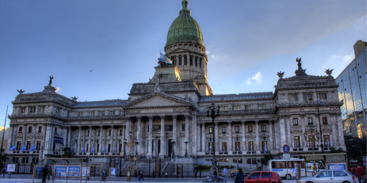 Marchan al Congreso para presionar por el desafuero de CFK