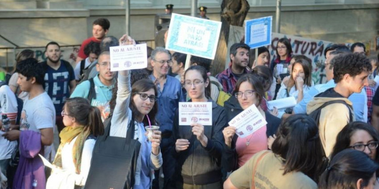 Continúan los reclamos por el presupuesto de investigadores del CONICET