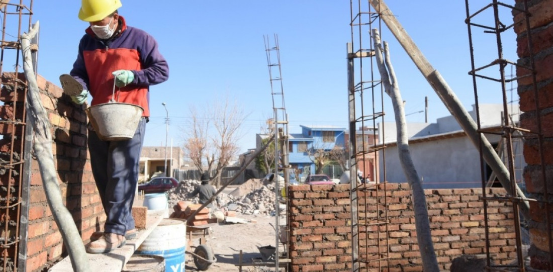 La construcción y la actividad industrial siguen en caída