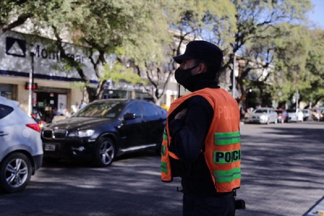 Más de 2000 policías para controlar que haya menos gente en la calle