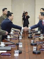 Las dos Coreas ultiman la crucial cumbre que busca bajar la tensión regional