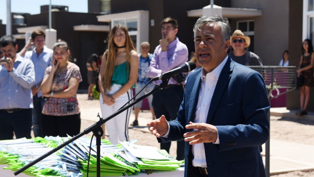 imagen Cornejo defendió sumar días al ciclo lectivo, aunque consintió críticas