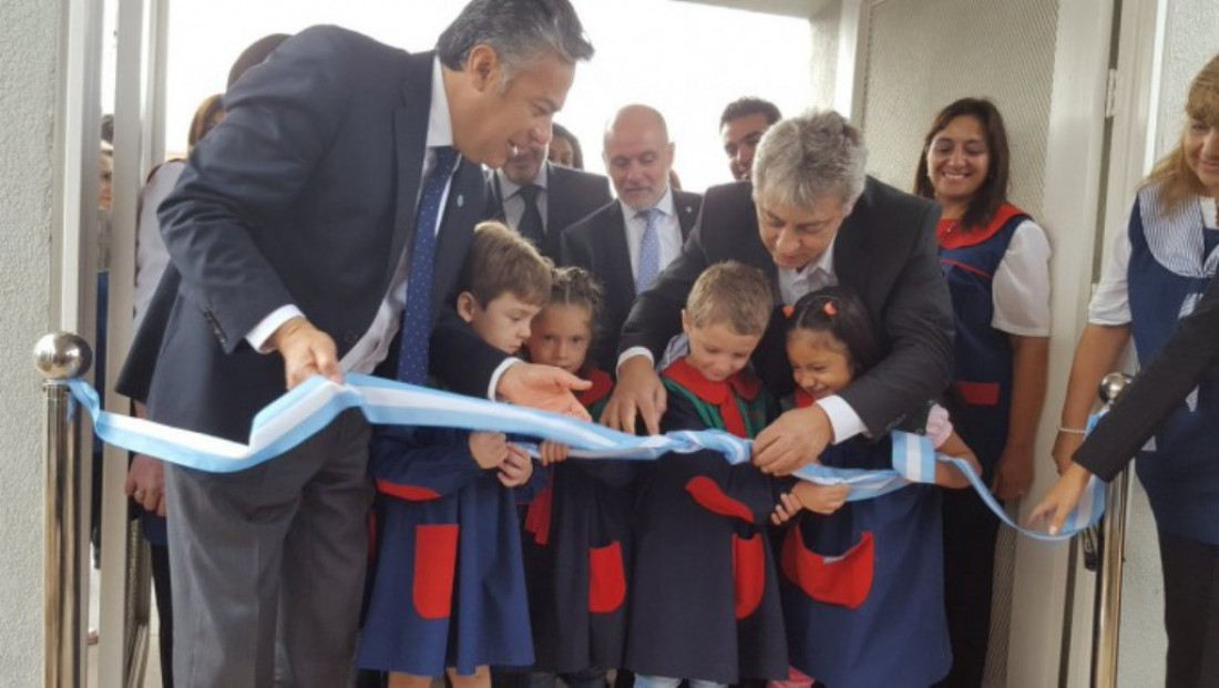 Cornejo inauguró el ciclo lectivo en un jardín de infantes