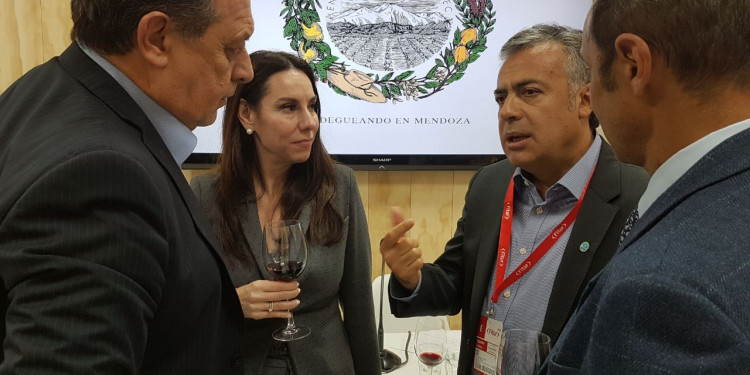 Cornejo quiere que el sector del vino sea más productivo