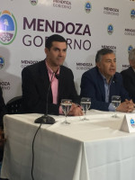 Urtubey y Solá, dos presidenciables de gira por Mendoza