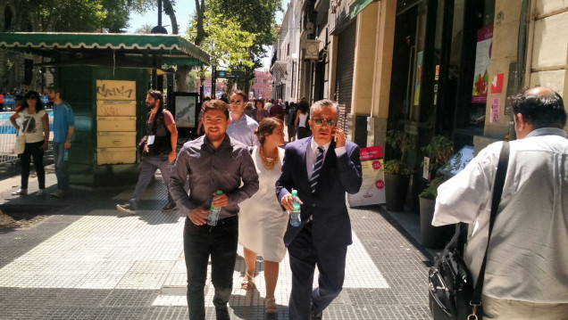 imagen Cornejo ya está camino al Congreso para la asunción de Macri
