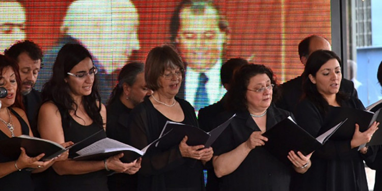 El coro de Cámara de la UNCuyo y un concierto dedicado a Sui Generis en Cantapueblo 2015