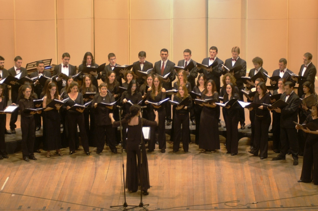 El Coro Universitario festeja sus 50 años