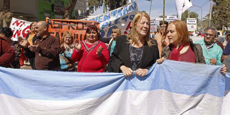 Cousinet culpó a Ambiente por los conflictos de minería en San Juan