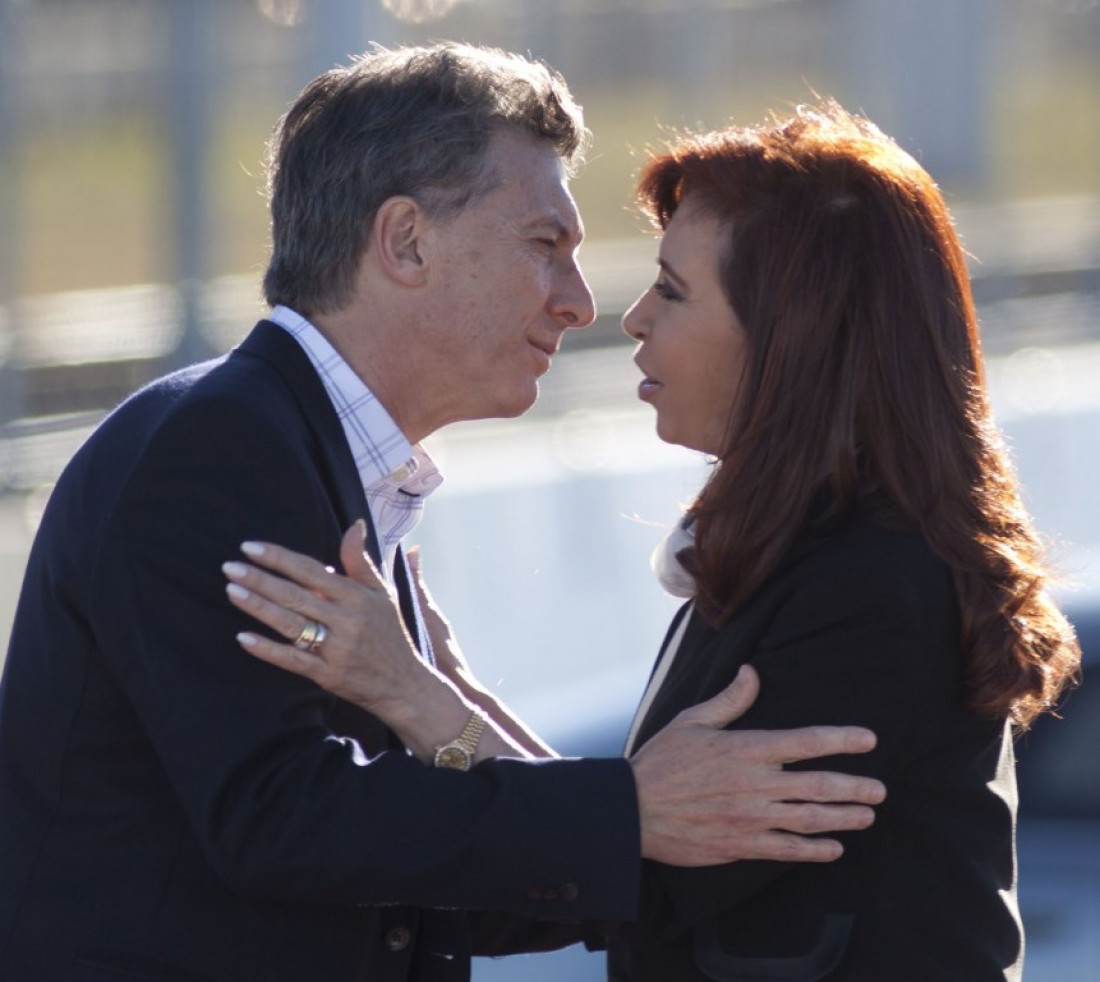 Macri y Cristina bajaron 10 puntos su imagen positiva