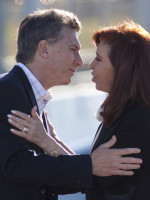 Macri y Cristina bajaron 10 puntos su imagen positiva